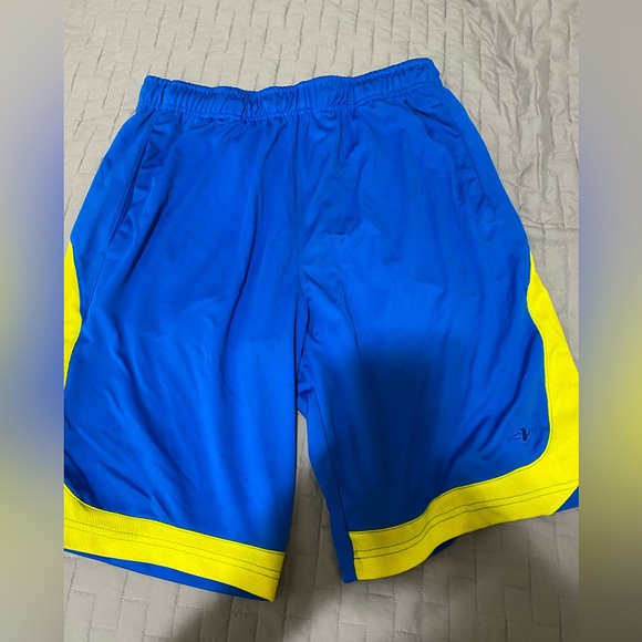 🔴2/$10 SALE🔴 Men’s Large Athletic Works Basketball Shorts - Picture 1 of 4